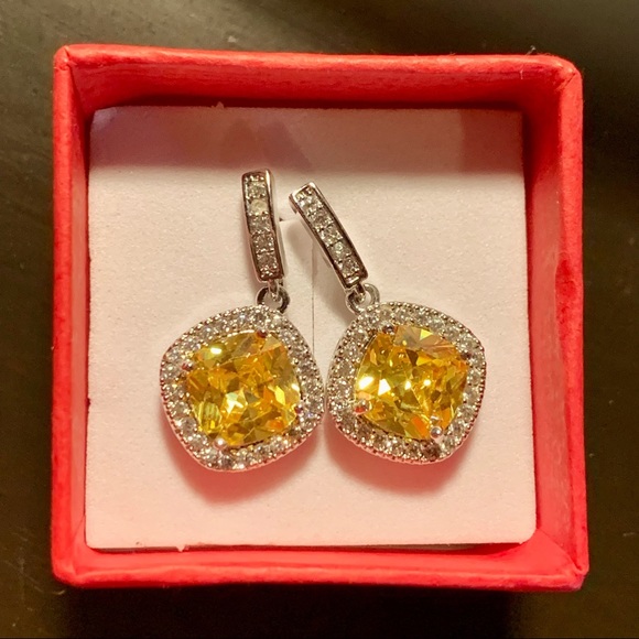 ⭐️LAST PAIR⭐️ Meghan Markle Inspired Luxury Yellow CZ Stone Stud Dangle Earrings - Picture 2 of 6